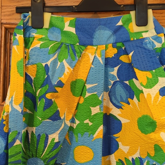This is a happy skirt - Picture 2 of 5